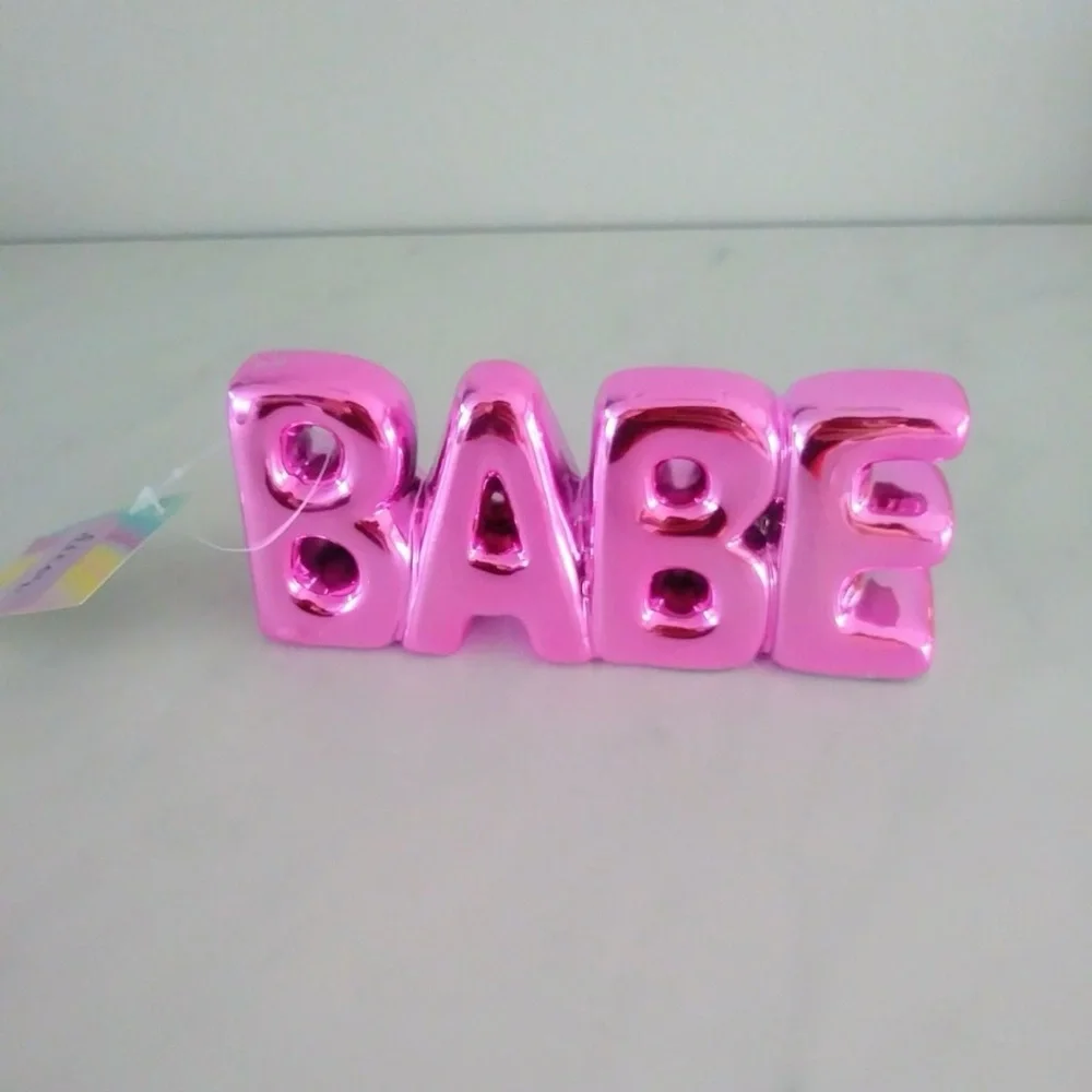✨Z GALLERIE BABE DECOR METALLIC PINK BOSS BABE SIGN OFFICE SIGN GLAM ROOM DECOR✨